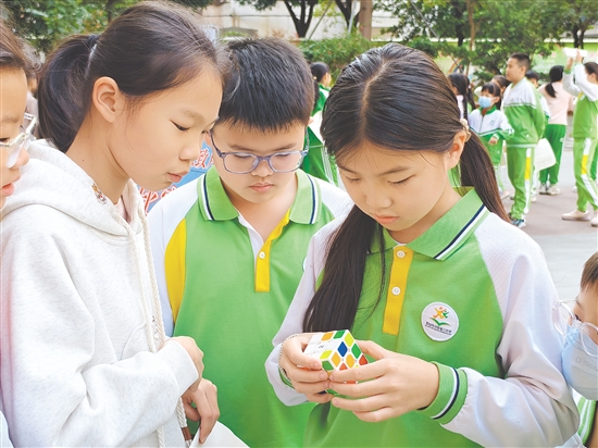 活動設(shè)置了7個趣味挑戰(zhàn)項目，讓學(xué)生在游戲中感受數(shù)學(xué)的樂趣。