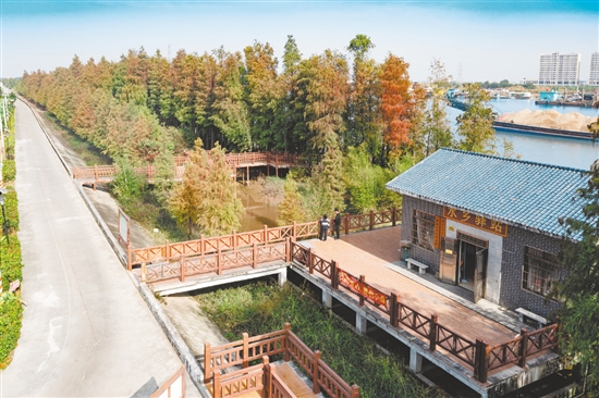 水鄉(xiāng)驛站是島上觀賞西江日出的絕佳位置。