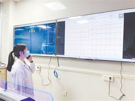 臺山市醫(yī)共體構(gòu)建“心電一張網(wǎng)”，縣級三甲醫(yī)院的心電診斷能力直接“下沉”至臺山全市18家基層分院和部分村衛(wèi)生站。