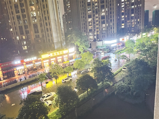 進(jìn)入5月份，強(qiáng)降雨不斷，有的車(chē)主遭遇“水浸車(chē)”。