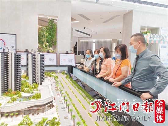 帕佳圖光輝歲月吸引了不少周邊居民的關(guān)注。