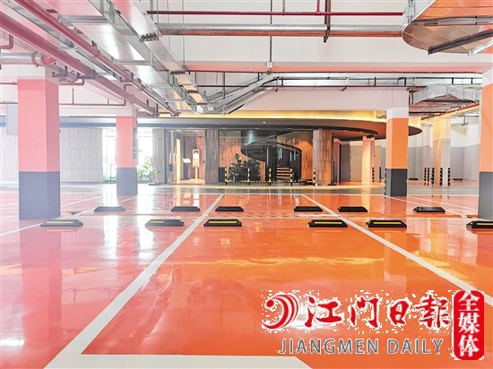 海悅東晟的“愛(ài)馬仕橙”地下車庫(kù)。
