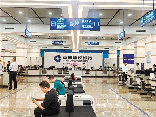 去年我市住房公積金繳存金額突破70億元，惠及越來(lái)越多職工。