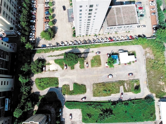 雙龍大道與勝利北路交叉口東側(cè)地塊實(shí)景圖。