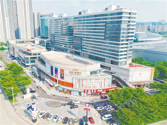 濱江·僑都匯的建設(shè)與運(yùn)營填補(bǔ)了濱江新區(qū)缺乏大型商業(yè)配套的空白。
