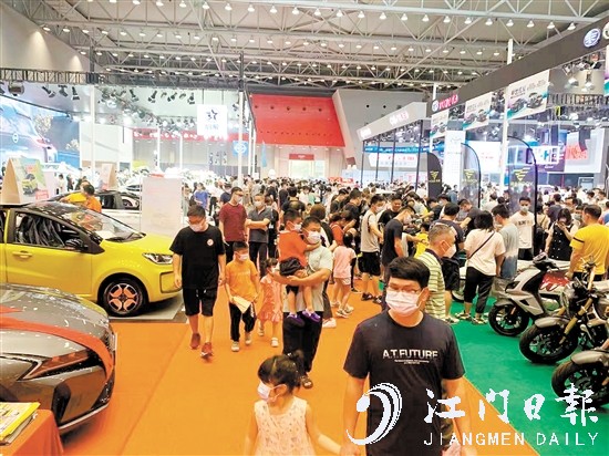 三天下來，車展現(xiàn)場(chǎng)人氣“爆棚”。