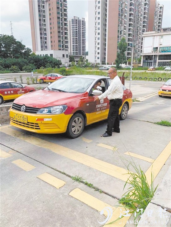 6月1日起，科目二考試中的坡道定點(diǎn)停車和起步項(xiàng)目將取消。