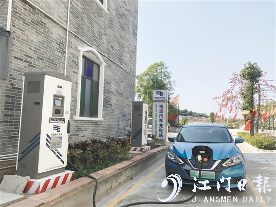 相比燃油汽車，新能源汽車起步更快。