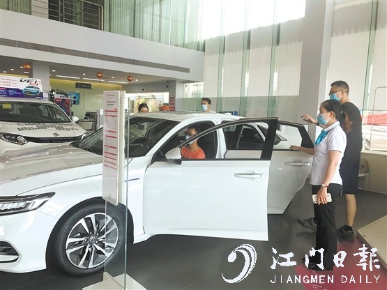 購車后想盡早提車回家，最好選擇白色等大眾化顏色。