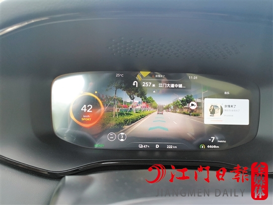 更加智能化的新能源汽車，對(duì)汽車芯片的需求更多。