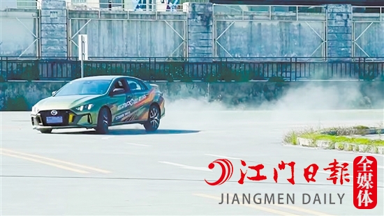 車主充分體驗(yàn)了影豹的性能。