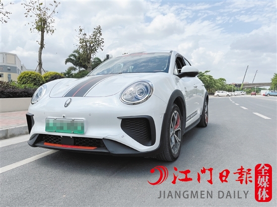新車(chē)外觀(guān)頗具個(gè)性。