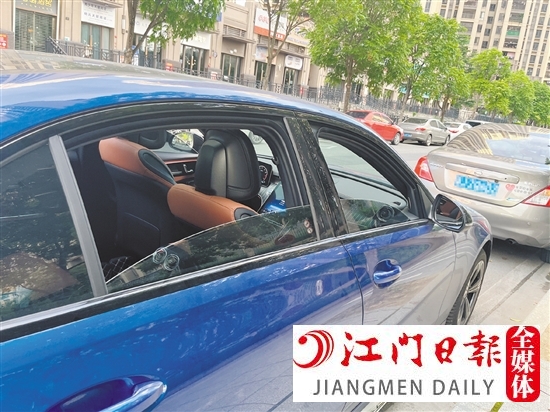 開車過程中及時(shí)開窗通風(fēng)，可將車內(nèi)的有害氣體排出，讓車內(nèi)的空氣更清新。