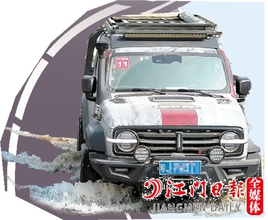 面對(duì)比較復(fù)雜的路況，越野車的優(yōu)勢(shì)明顯。