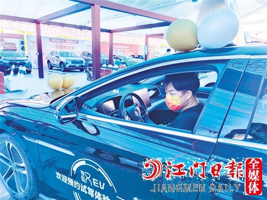 高端新能源汽車越來越受到消費(fèi)者關(guān)注。