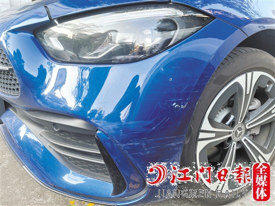 許多車主都有停車時(shí)被剮蹭的經(jīng)歷。