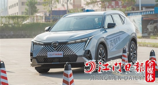 在試駕體驗(yàn)過(guò)程中，傳祺影酷表現(xiàn)出色。