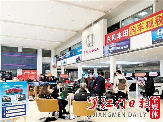 補(bǔ)貼政策的出臺(tái)刺激消費(fèi)者換車的欲望。