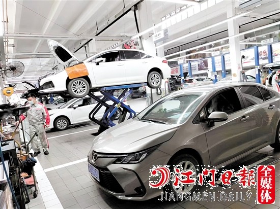 4S店迎來節(jié)前車輛檢修保養(yǎng)高峰。