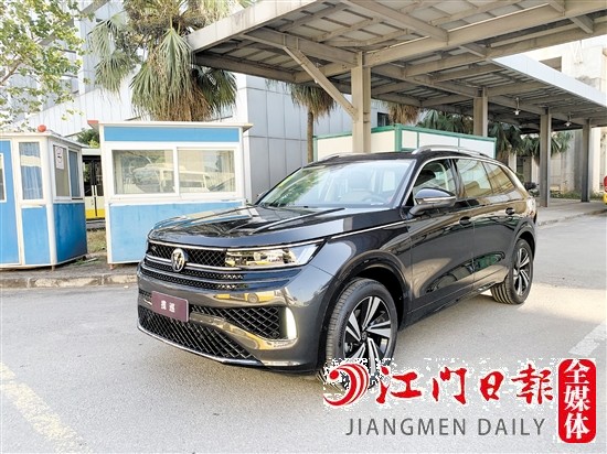 攬巡外觀時(shí)尚大氣。