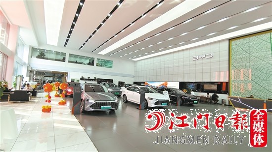 重裝后的展廳寬敞明亮，設施設備更完善。