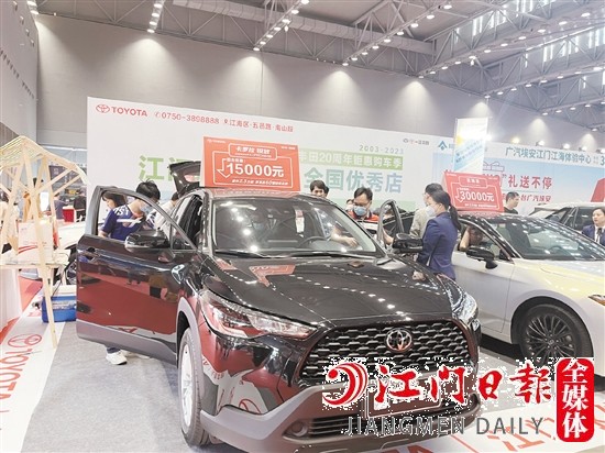 今年春季車展期間，許多汽車經(jīng)銷商推出大幅優(yōu)惠。
