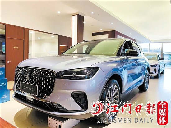 全新林肯冒險(xiǎn)家大氣優(yōu)雅。