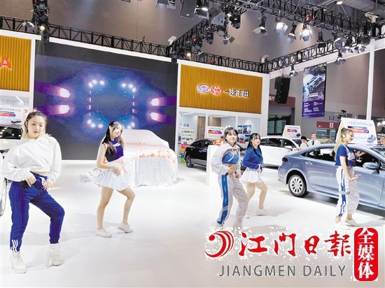 端午車展現(xiàn)場(chǎng)將有精彩的表演。