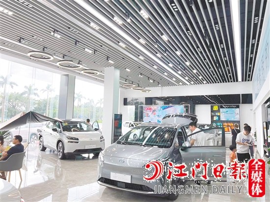 近年來，新能源汽車越來越受消費(fèi)者歡迎。