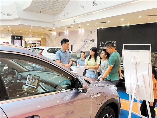 消費(fèi)者購車時(shí)建議選擇口碑好的經(jīng)銷商。
