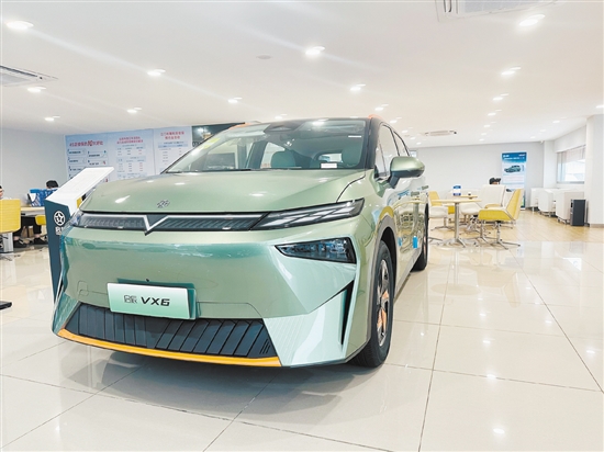 啟辰新款VX6造型時(shí)尚動(dòng)感。