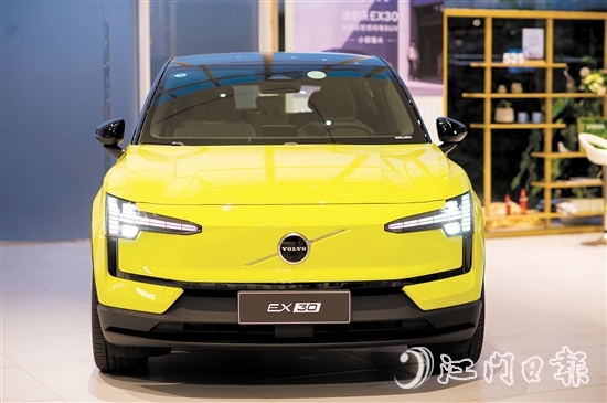 沃爾沃EX30整車看起來科技感十足。